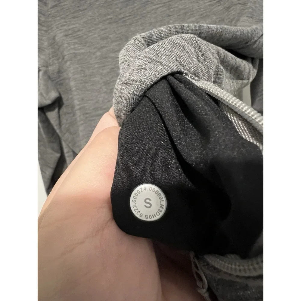 Lululemon Surge Warm Half-Zip Mens Size Small Heather Gray Athletic‎ Performance